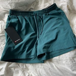 Lululemon pool short